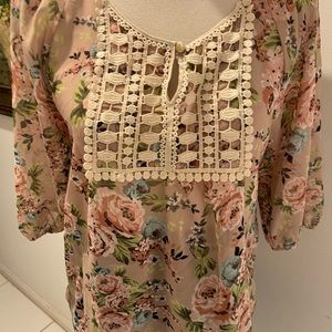 Lavish Floral Dusty Rose & Croché Front Top Size S
